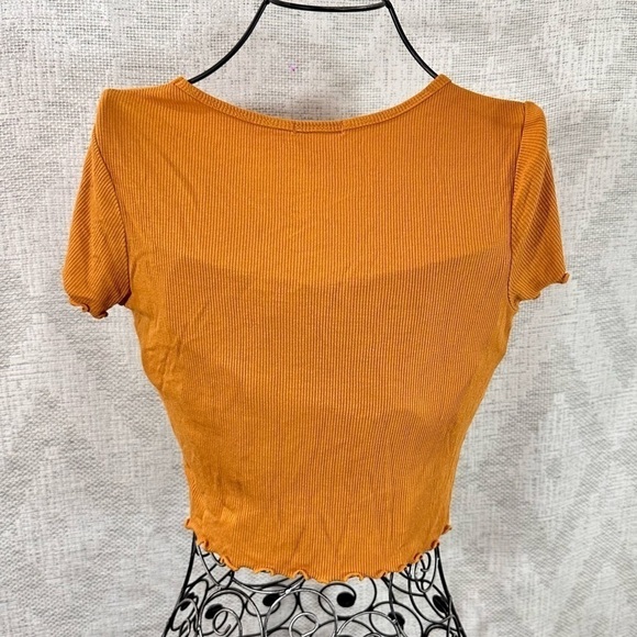 Bozzolo v neck tan lettuce hem cropped top size L - Picture 3 of 5